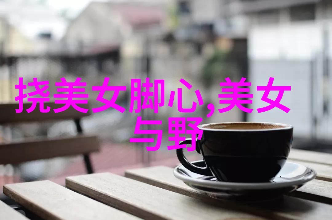 天界之巅的舞蹈凤凰的诱惑与仙子们的追逐