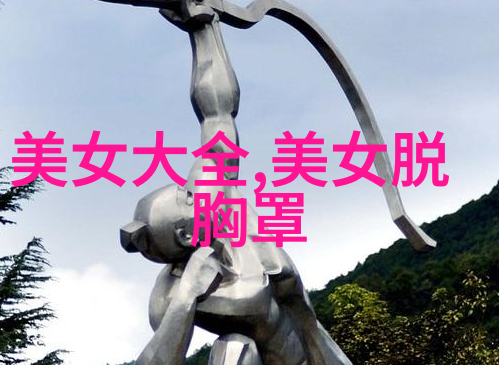王冠逸1月新解锁颠覆演绎轻熟多面魅力星座之下物品展现不同光彩