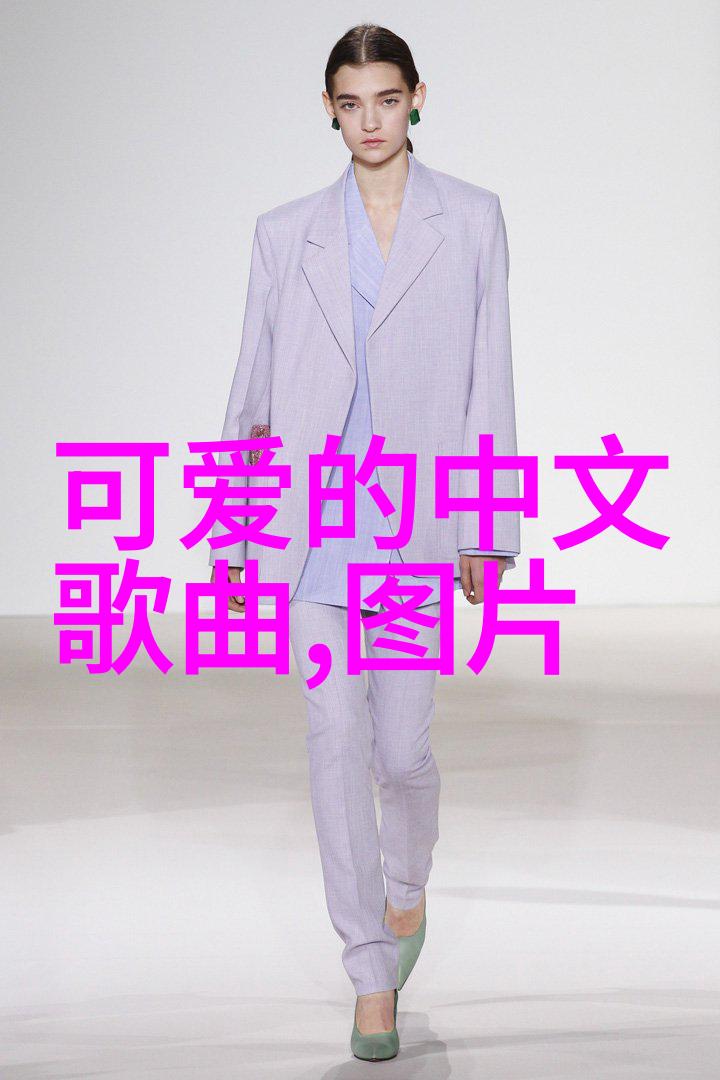 美女诱惑她那迷人的微笑仿佛能勾住所有人的心
