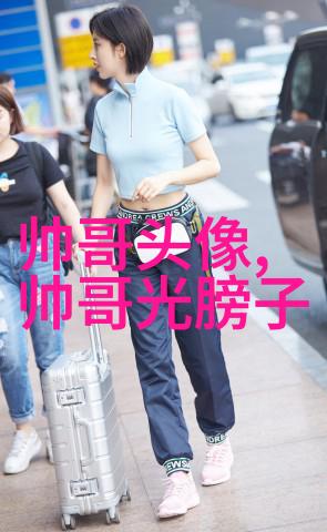 在童话般的梦境中小女孩遇到了哪些奇幻朋友呢
