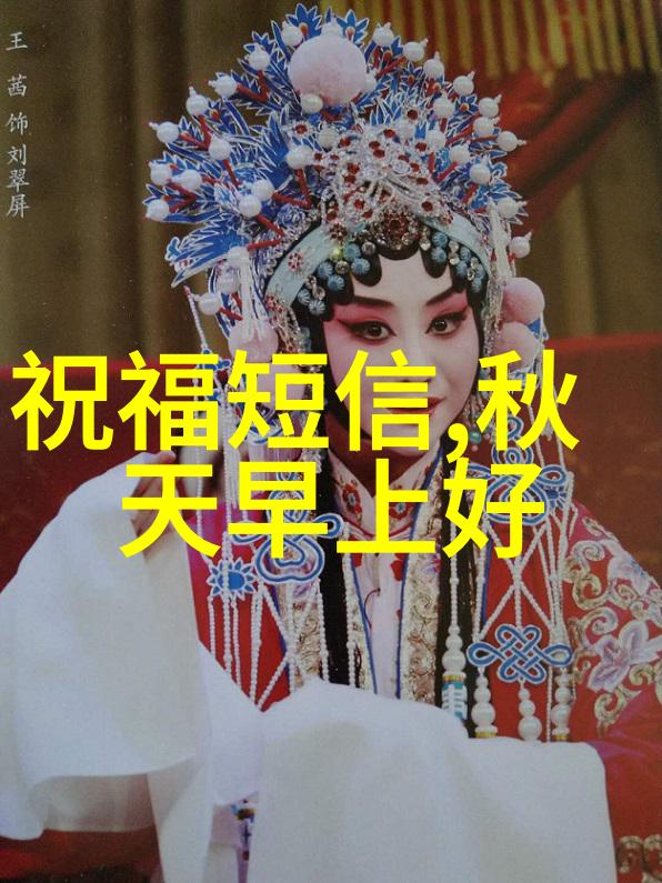 情侣轻拨刘海盖紧被子