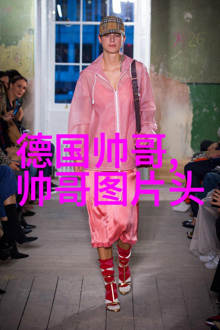 黑暗角落里的光明解读那些曾经吓坏人的画面