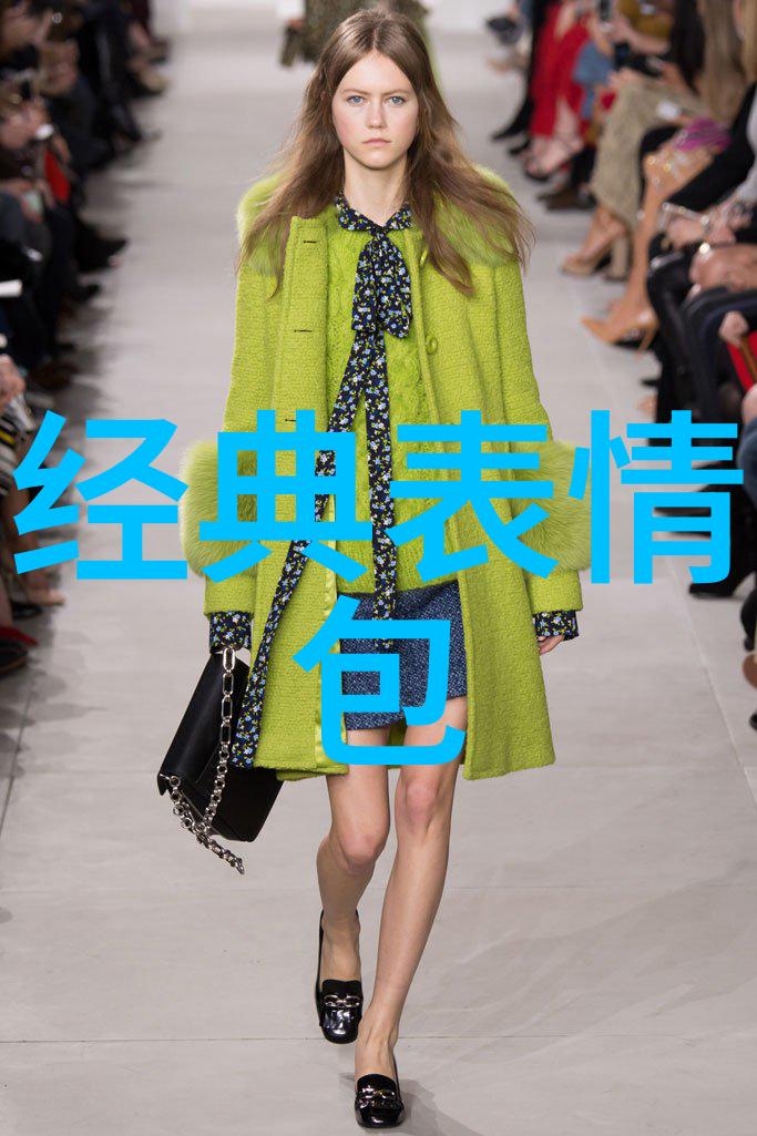 对于想要创建专注于特定主题如游戏电影等的搞笑社交平台来说最佳的命名策略是什么