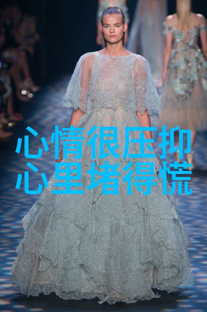 夏日泳装美女海边风采的完美诠释