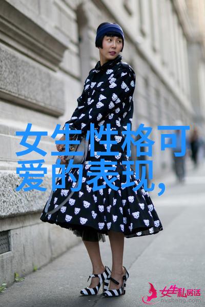 玻璃窗边的姿态表演