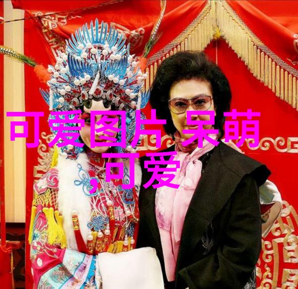 色彩与光影的对话现代女性摄影师的视觉世界